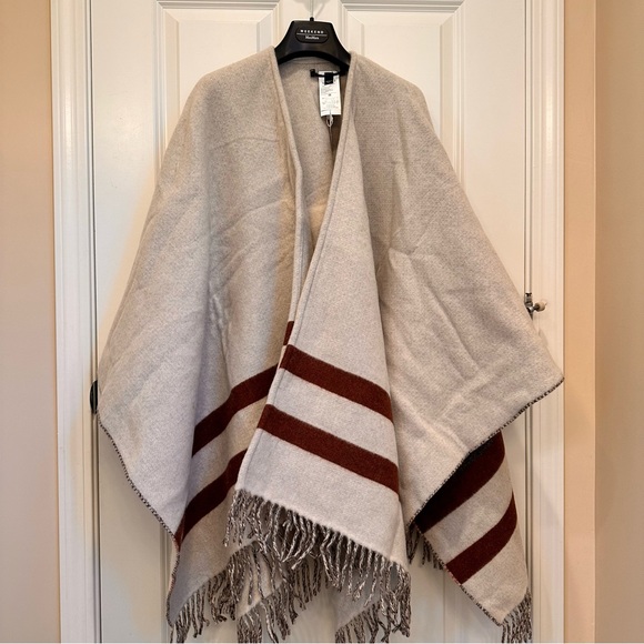 Made In Italy Weekend Max Mara Label-cut Wool Blend Large Cape Sz:OS Fall/Winter - Picture 4 of 16